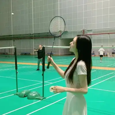 余娜